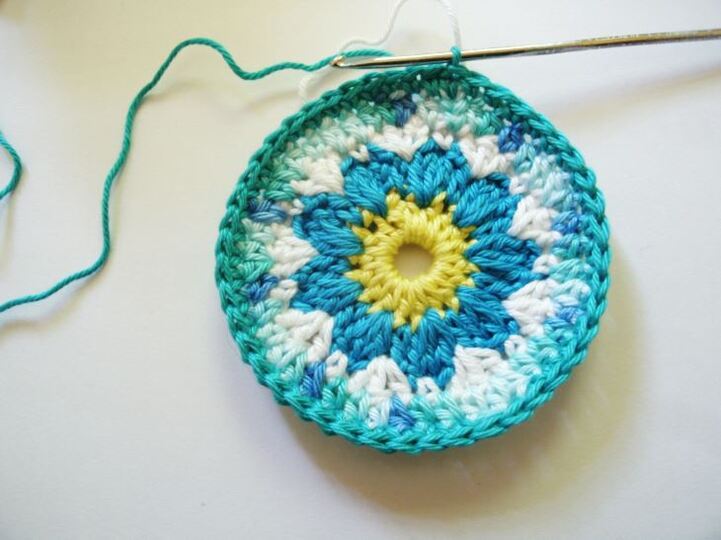 Blüten- Untersetzer, Runder Granny- Häkelanleitung