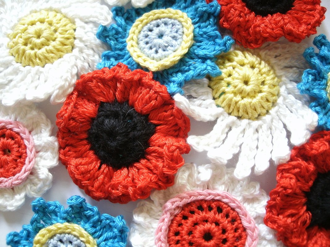 kostenlose Häkelanleitung für Blüten und Blütenknöpfe - Bild 3