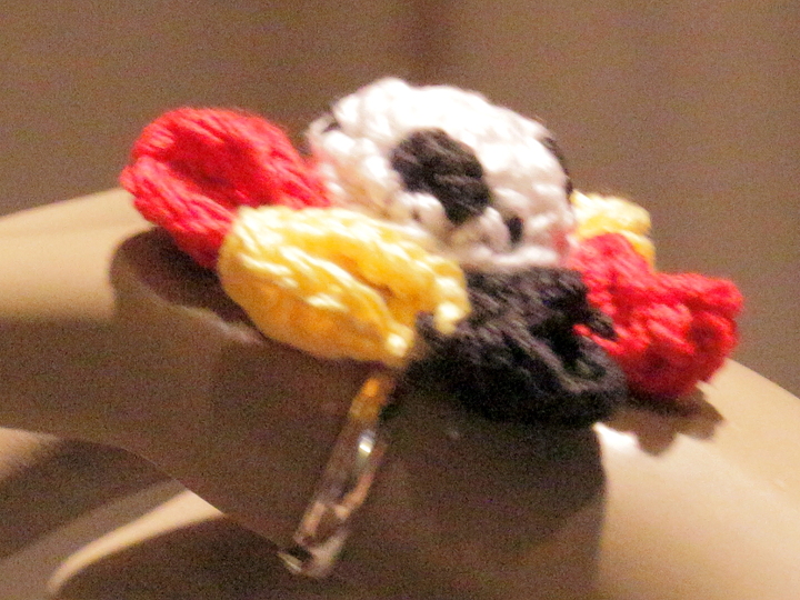 Fußball WM-Finger-Ring in Landesfarben mit niedlichem Fußball in 3D-Op