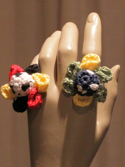 Fußball WM-Finger-Ring in Landesfarben mit niedlichem Fußball in 3D-Op