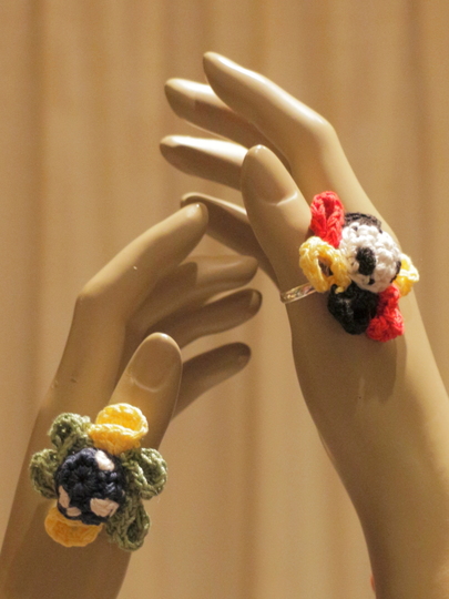 Fußball WM-Finger-Ring in Landesfarben mit niedlichem Fußball in 3D-Op