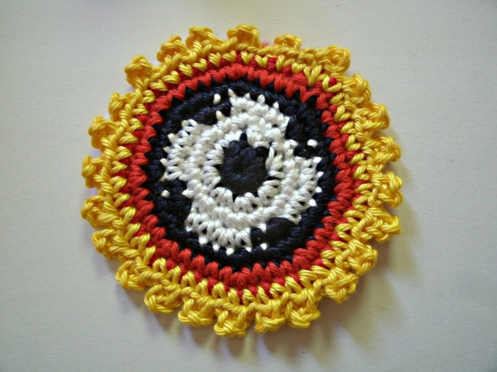 Fußball- Button Häkelanleitung