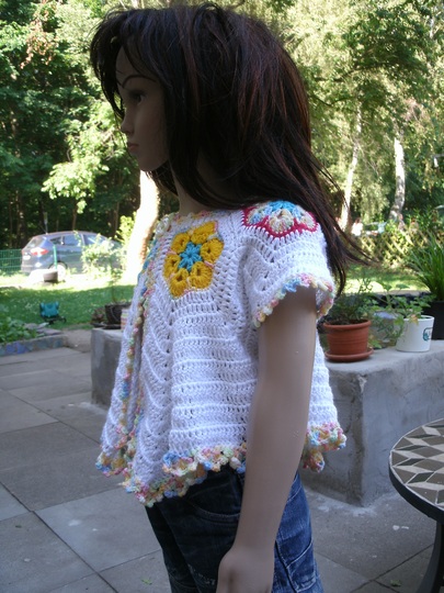 African Flower swingendes Jäckchen Häkelanleitung