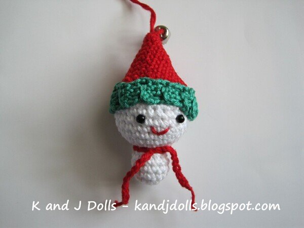 Tiny Snowman Amigurumi crochet pattern