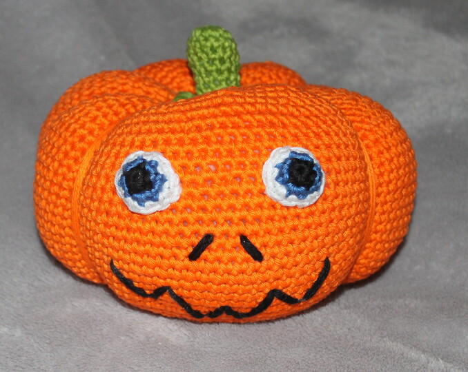Pumpkins crochet pattern - 4 sizes, décor & Halloween, English & German