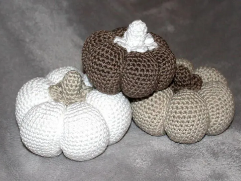 Pumpkins crochet pattern - 4 sizes, décor & Halloween, English & German