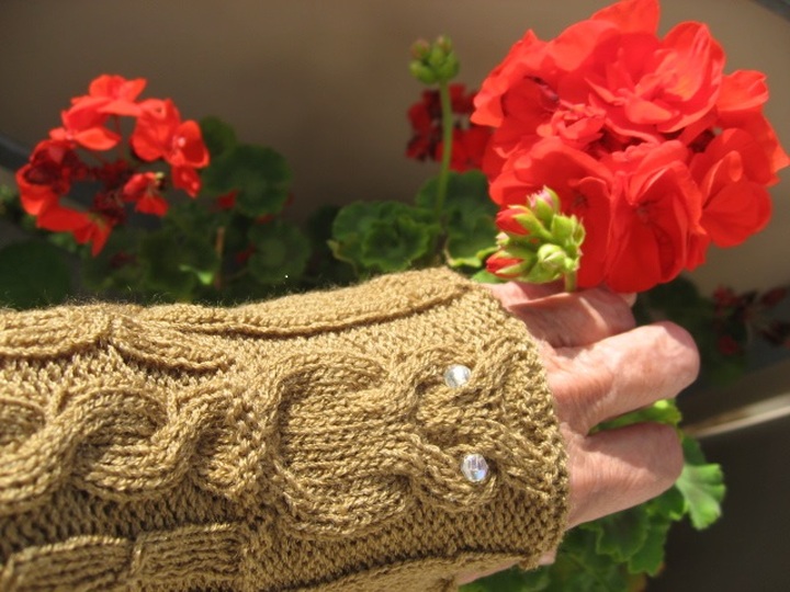 Eulenstulpen mit Zopfmusterbündchen