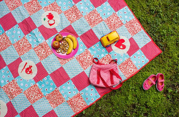 Nähanleitung: Eine einfache Patchwork-Decke nähen