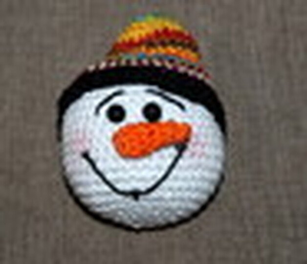 Schneemann-Türkranz häkeln – sieben Schneebälle mit Zubehör (DE & EN)