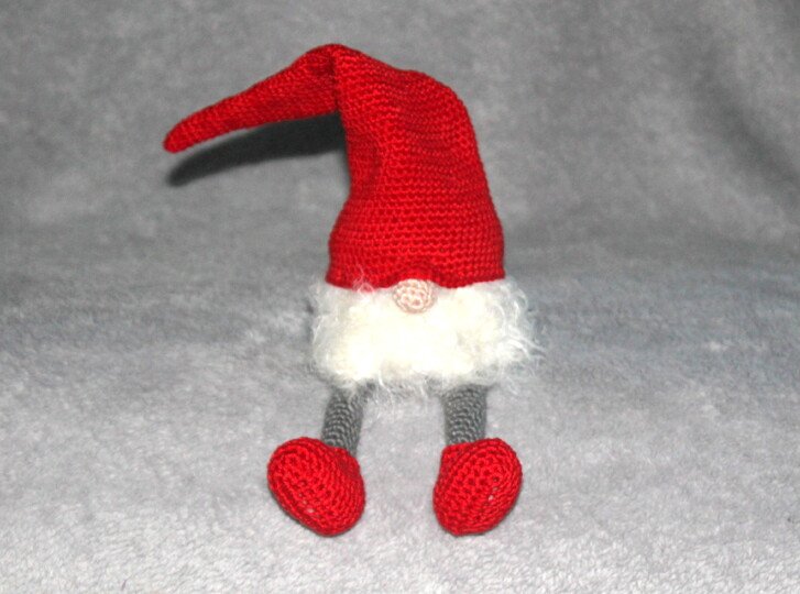 Christmas Gnome Crochet Pattern – Amigurumi Gnome, English & German