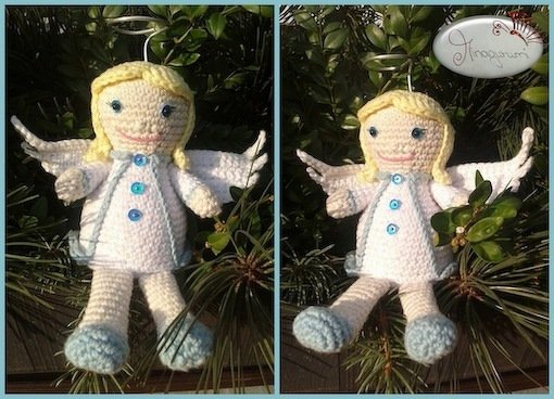 Zwei Ansichten eines gehäkelten Amigurumi-Engelchens mit Flügeln, blonden Haaren und Aufhängeschlaufe