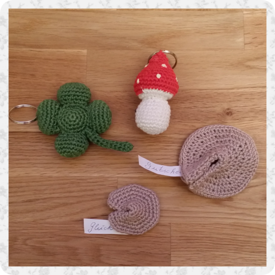 Häkelanleitung *Glücksbringer* Glückskekse, Glücksklee & Glückspilz