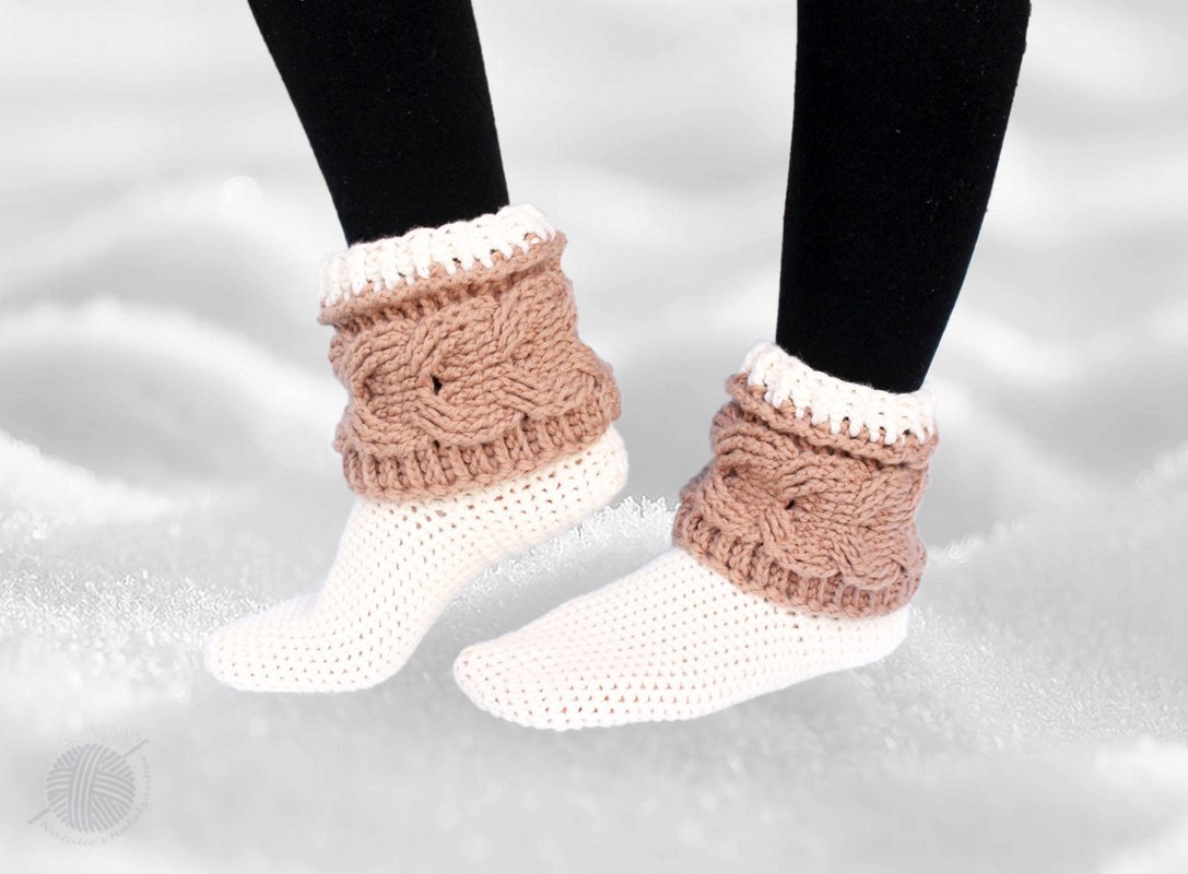 White crocheted ankle socks with beige chunky cuff and textured circular motif