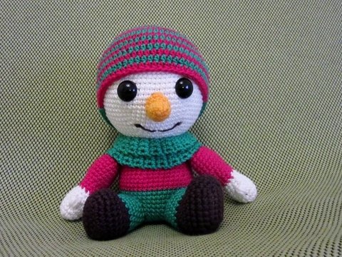 Frosty, der Schneemann - Amigurumi Häkelanleitung