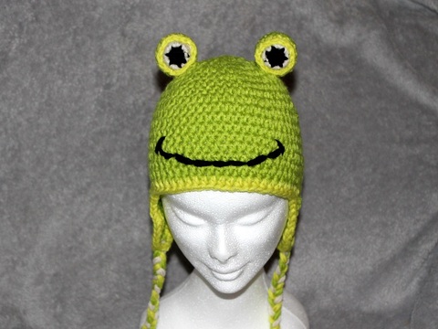Froschmütze häkeln – Ohrenklappenmütze in drei Größen (DE & EN)