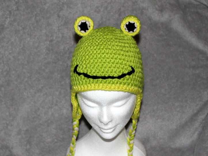 Crochet a Frog Hat – an Earflap Hat in Three Sizes (EN & DE)