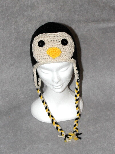 Pinguinmütze häkeln – Ohrenklappenmütze in drei Größen (DE & EN)