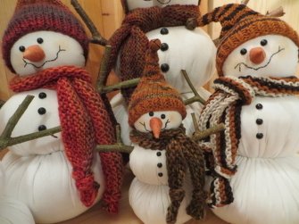 Lumpi, der Recycling-Schneemann