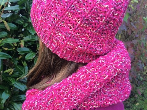 Mütze und Loop "Lillybell", gestrickt