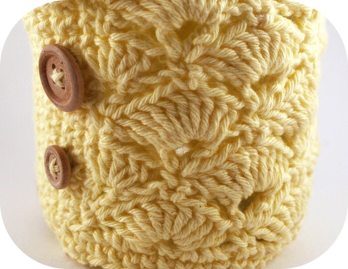 Blog-Inhaltsbild für 'Upcycling: Alte Schraubgläser zu Mini-Vasen um-häkeln'