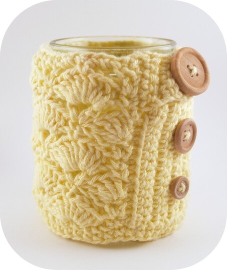 Blog-Inhaltsbild für 'Upcycling: Alte Schraubgläser zu Mini-Vasen um-häkeln'