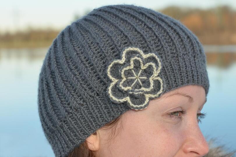Anleitung Mütze mit Blüte 