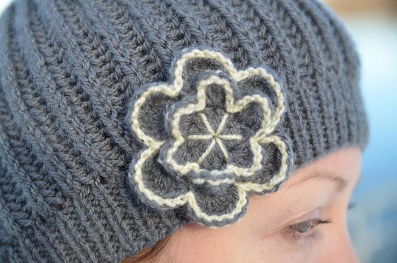 Anleitung Mütze mit Blüte 