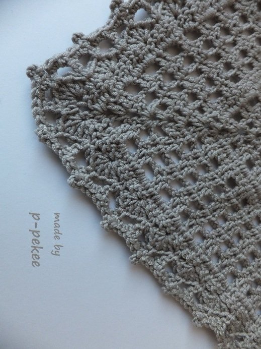 "Zhara" verspieltes Häkeltuch, Stola, Dreieckstuch - Bild 3