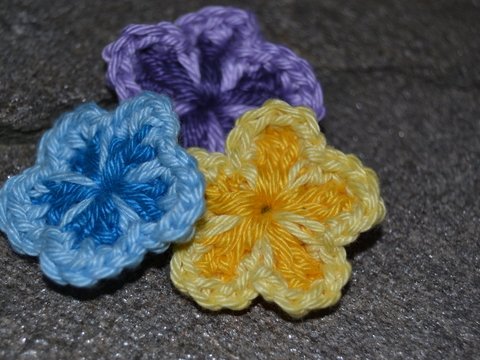 - TROPICA - Freebook Häkelblume Applikation | kostenlos