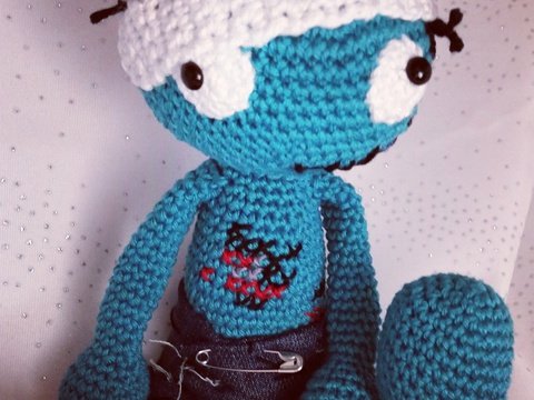 Häkelanleitung Haekelicious Kuschelzombie