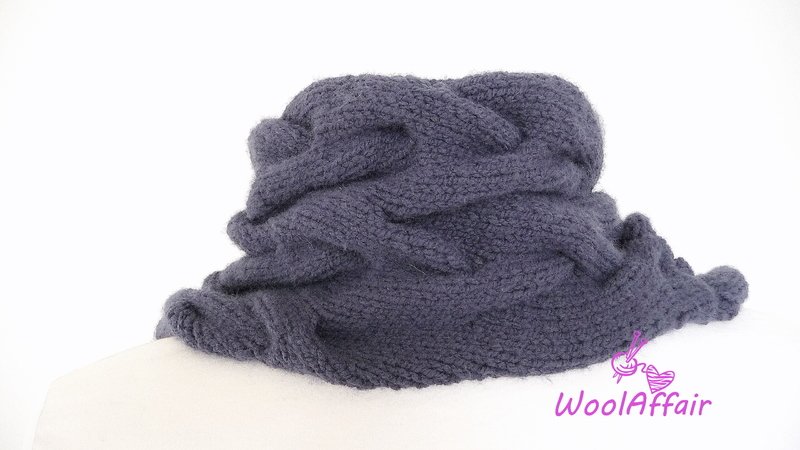 Knitting Pattern – Cable Knit Loop – No.112E