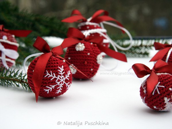 Crochet Pattern Christmas Balls