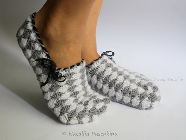 Womens slippers crochet pattern - Size Uk 3,5 - 12.