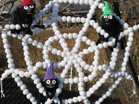 Häkelanleitung Freundliche Spinne mit Netz