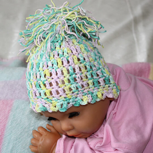 Baby Mütze mit großem Puschel