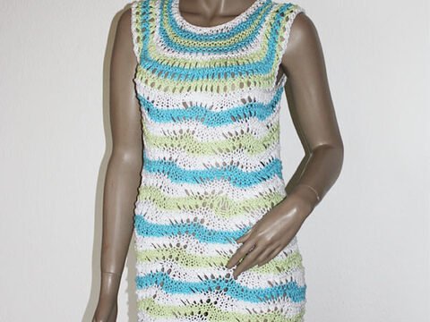 Strickanleitung Minikleid Wellenmuster