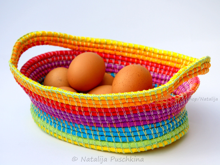 Buntes Körbchen für Frühling oder Sommer - Häkelanleitung 