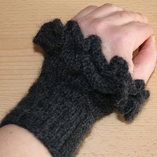 Kostenlose Strickanleitung: Handstulpen / Armstulpen Romantik