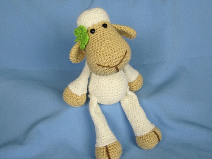 Schaf Lucy Häkelanleitung