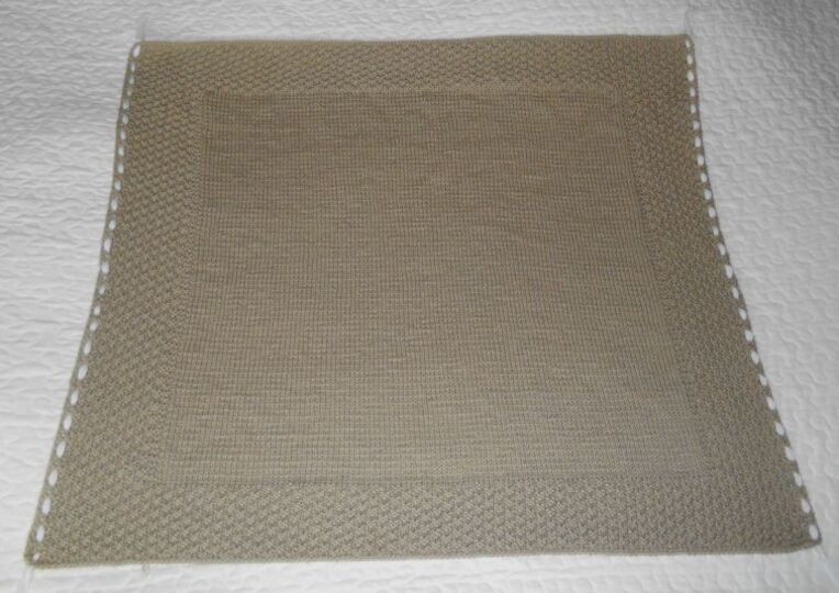 Kuschelige Babydecke selbstgestrickt