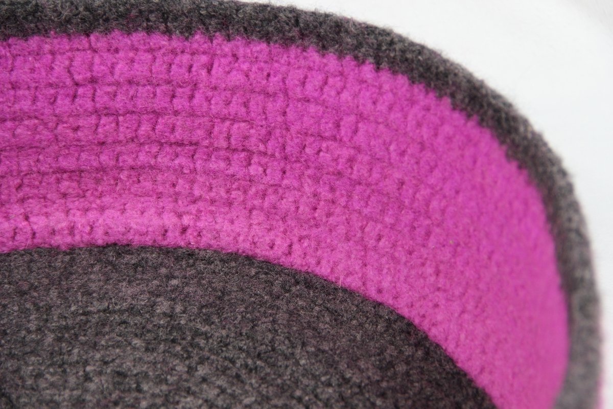 Felted cat / dog bed in two sizes (crochet pattern) - Image 8