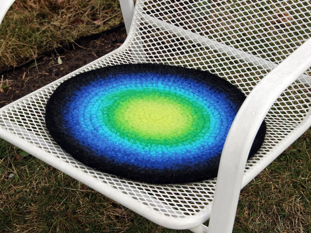 Gefilztes Sitzkissen - Kostenlose Häkel-Filz-Anleitung