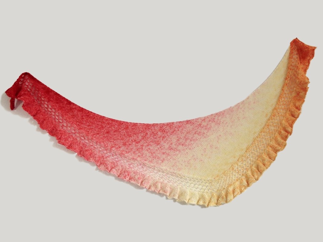 Strickanleitung für das wunderschöne Halbrundtuch Primula