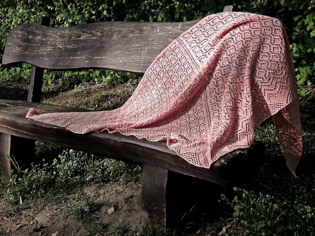 Strickanleitung Tuch "Seray" - Mit Herzborte und Lacegarn - Bild 4