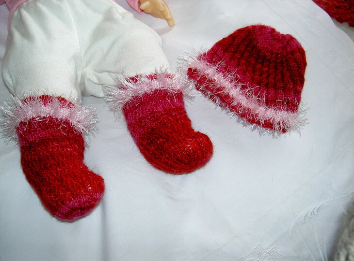 Strickanleitung Spiralmütze und Spiralsocken für Babys Gr. 50 - 68  #008