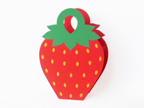 Geschenktasche in Erdbeerform – Bastelvorlagen mit Anleitung