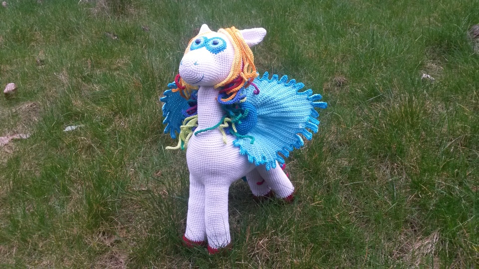 Häkelanleitung Pegasia, das geflügelte Pferd