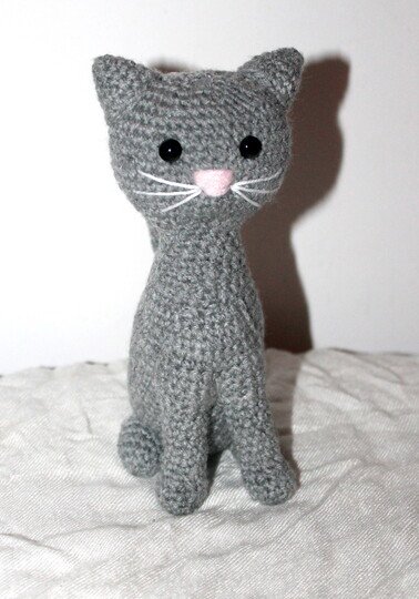 Katze Lilly Häkelanleitung – Amigurumi Katze, Deutsch & Englisch