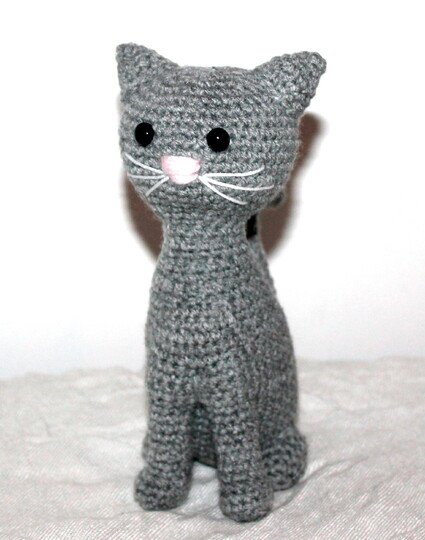 Katze Lilly Häkelanleitung – Amigurumi Katze, Deutsch & Englisch