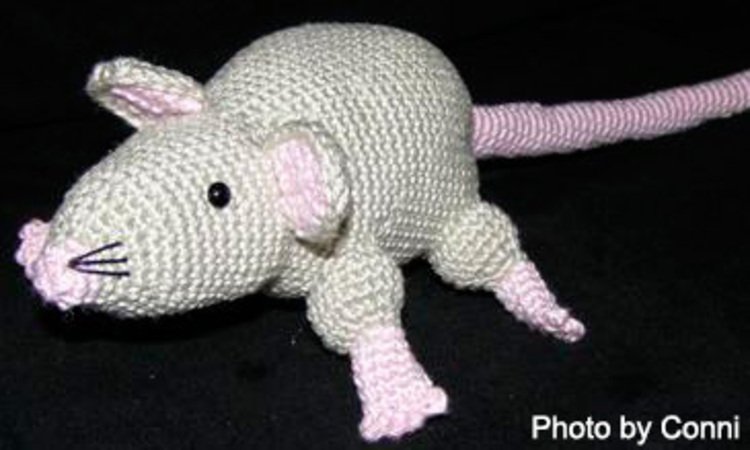 amigurumi rat bibi crochet PDF pattern tutorial crochet animal designed by Conni Hartig file ebook